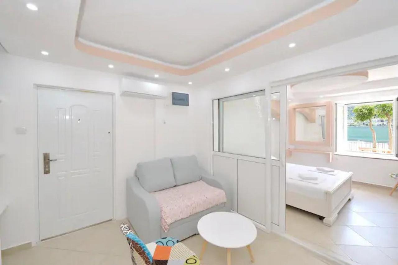 Cosy Front Line With Sea Access At Your Door Step Котор