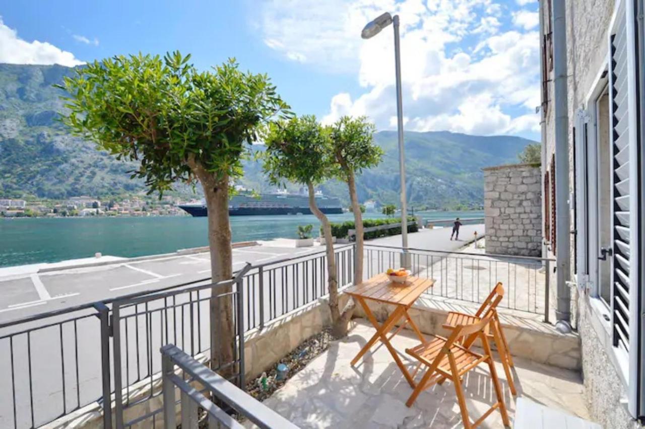 Апартаменти Cosy Front Line With Sea Access At Your Door Step